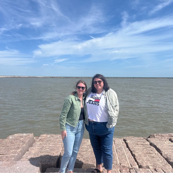 Meet your Posher, Tia - Picture 6 of 11